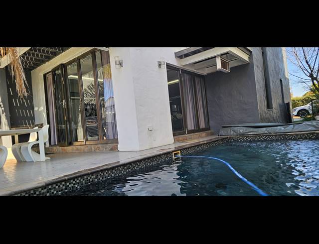 3 BEDROOM FREEHOLD FOR SALE IN THE ISLANDS ESTATES